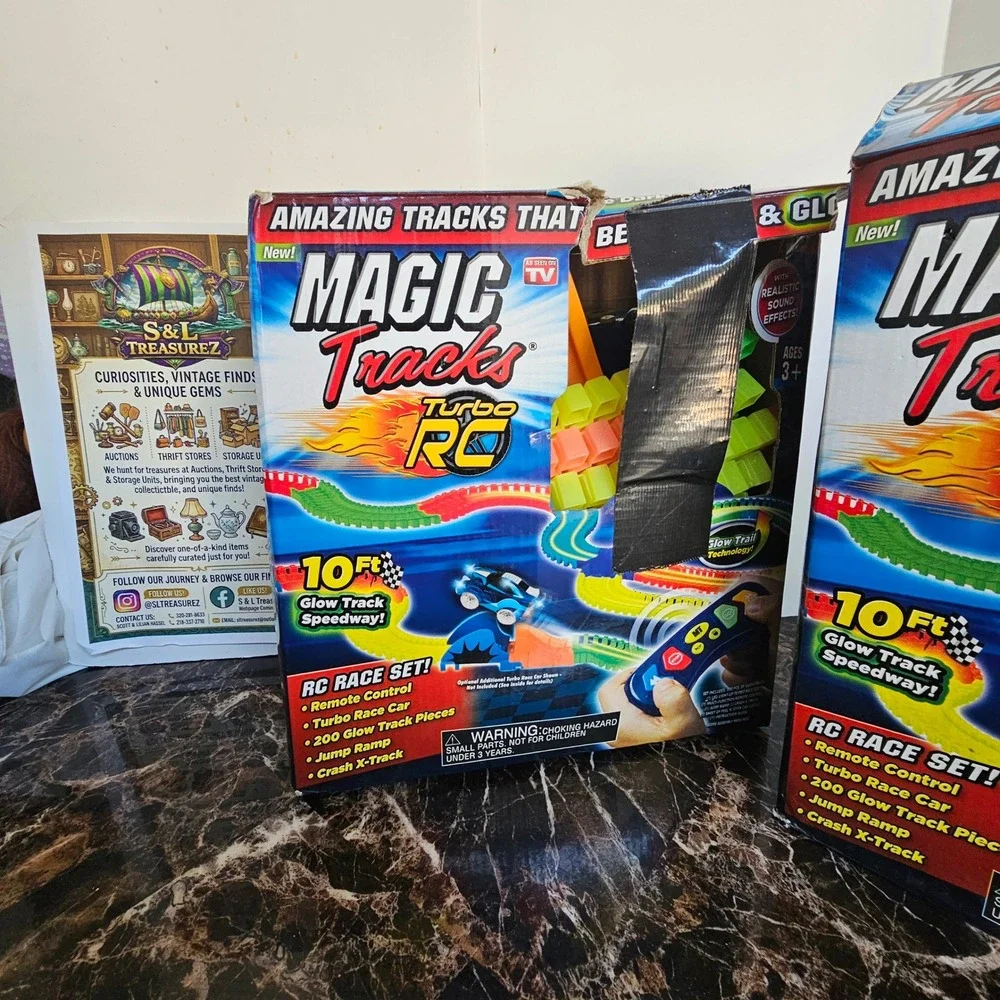 Magic Tracks Turbo RC Glow Track Set 200 Pieces 10Ft Speedway with Remote Car